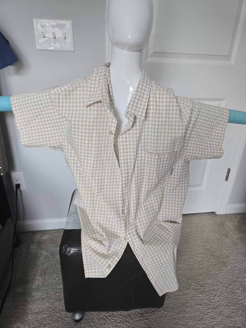 Columbia Mens XXL Beige/ White Check Shirt Button Down Short Sleeve Chest Pocket